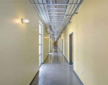 620 Glen Iris Drive Ne - Photo Thumbnail 17