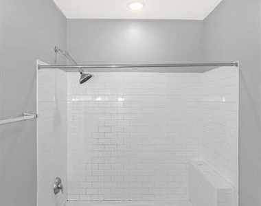 620 Glen Iris Drive Ne - Photo Thumbnail 11