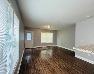 2035 Lois Place - Photo Thumbnail 2