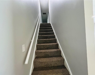 2035 Lois Place - Photo Thumbnail 6