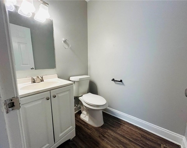 2035 Lois Place - Photo Thumbnail 5