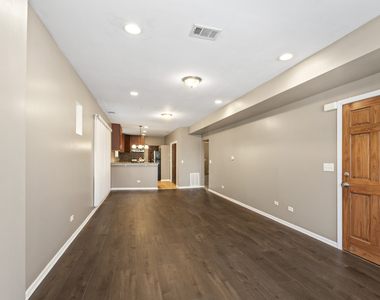 323 Memorial Drive - Photo Thumbnail 11