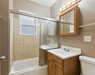 323 Memorial Drive - Photo Thumbnail 5