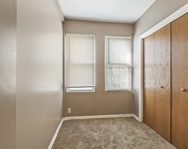 323 Memorial Drive - Photo Thumbnail 9