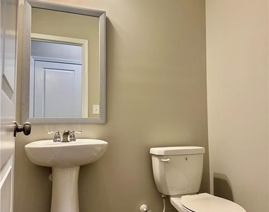 1107 Elyse Lane - Photo Thumbnail 4