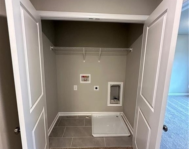 1107 Elyse Lane - Photo Thumbnail 12