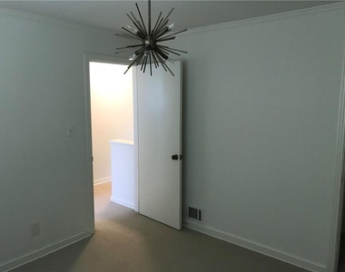 75 Roswell Court Ne - Photo Thumbnail 8