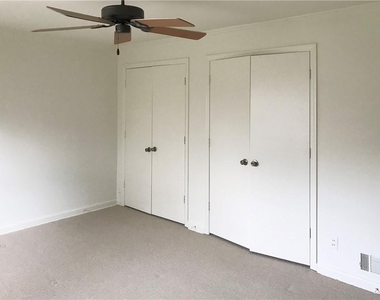 75 Roswell Court Ne - Photo Thumbnail 4