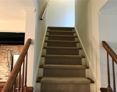 75 Roswell Court Ne - Photo Thumbnail 3