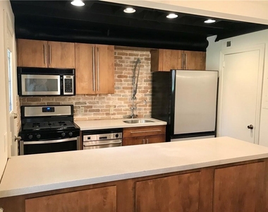 75 Roswell Court Ne - Photo Thumbnail 12