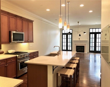 69 Honour Avenue Nw - Photo Thumbnail 3