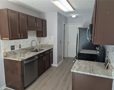 6165 Smoke Ridge Lane - Photo Thumbnail 4