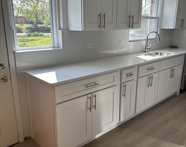 2030 Crestwood Lane - Photo Thumbnail 5