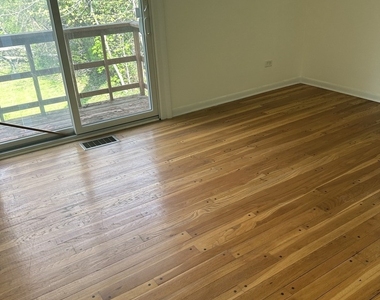 2030 Crestwood Lane - Photo Thumbnail 3