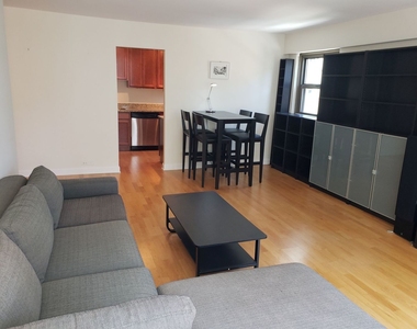 535 N Michigan Avenue - Photo Thumbnail 4