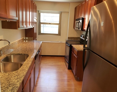 535 N Michigan Avenue - Photo Thumbnail 5