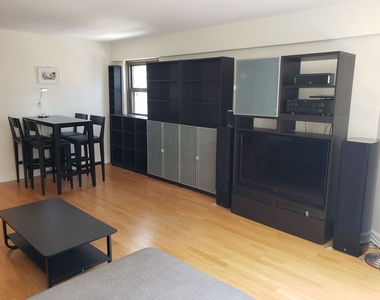 535 N Michigan Avenue - Photo Thumbnail 3