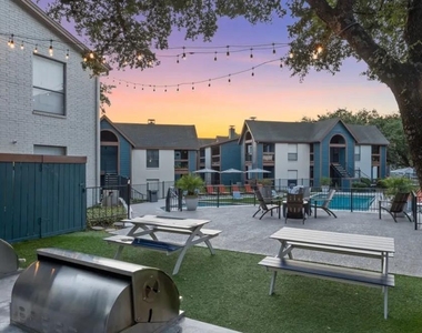 10951 Laureate Drive - Photo Thumbnail 6