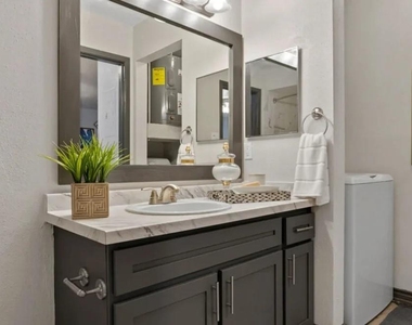10951 Laureate Drive - Photo Thumbnail 8