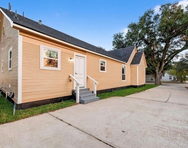 2725 Avenue F - Photo Thumbnail 15