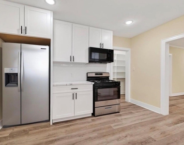 2725 Avenue F - Photo Thumbnail 6