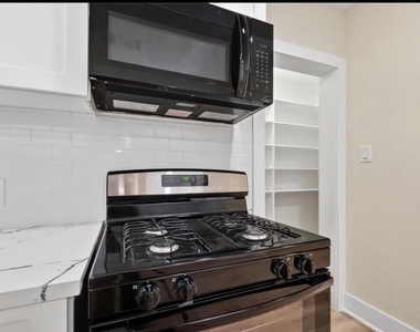 2725 Avenue F - Photo Thumbnail 7