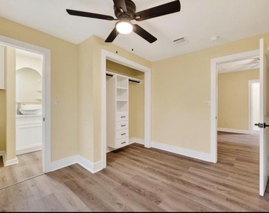 2725 Avenue F - Photo Thumbnail 13