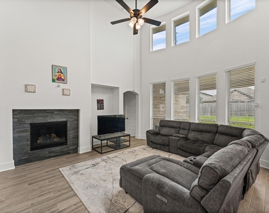 10427 Rigel Ridge Way - Photo Thumbnail 13