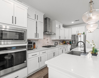 10427 Rigel Ridge Way - Photo Thumbnail 17