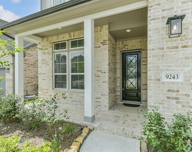 9243 Trimble Landing Drive - Photo Thumbnail 1