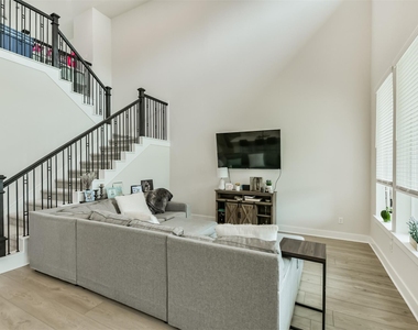 9243 Trimble Landing Drive - Photo Thumbnail 9