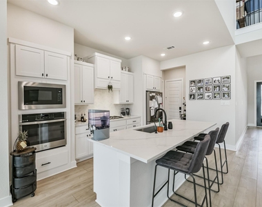 9243 Trimble Landing Drive - Photo Thumbnail 11