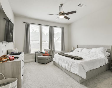 9243 Trimble Landing Drive - Photo Thumbnail 15