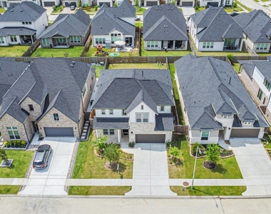9243 Trimble Landing Drive - Photo Thumbnail 32