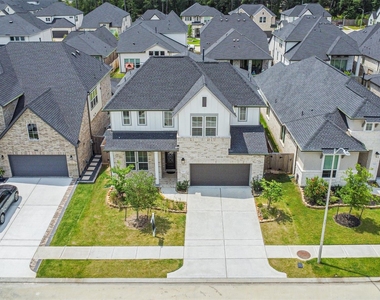 9243 Trimble Landing Drive - Photo Thumbnail 2