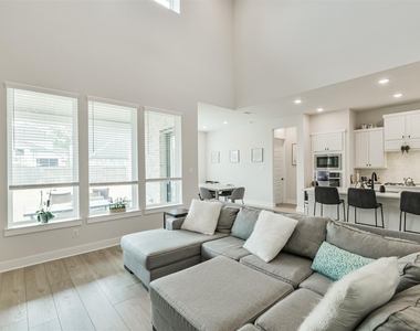 9243 Trimble Landing Drive - Photo Thumbnail 6