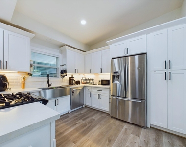 7609 Amelia Road - Photo Thumbnail 4