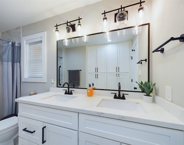 7609 Amelia Road - Photo Thumbnail 20