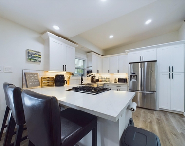 7609 Amelia Road - Photo Thumbnail 7