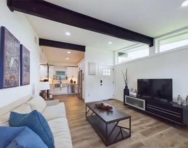 7609 Amelia Road - Photo Thumbnail 4