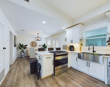 7609 Amelia Road - Photo Thumbnail 6