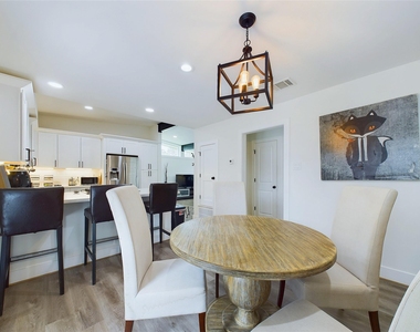 7609 Amelia Road - Photo Thumbnail 11