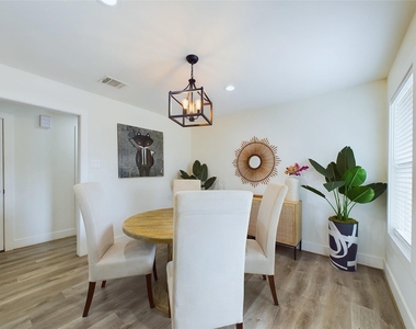 7609 Amelia Road - Photo Thumbnail 24