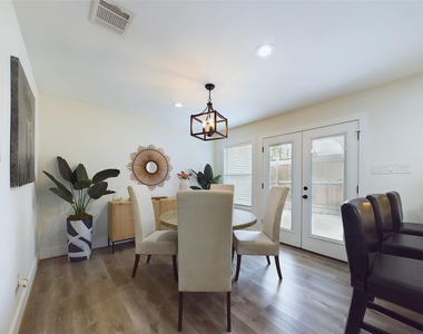 7609 Amelia Road - Photo Thumbnail 8
