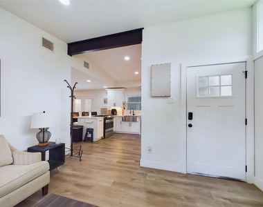7609 Amelia Road - Photo Thumbnail 22