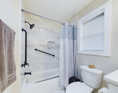 7609 Amelia Road - Photo Thumbnail 12