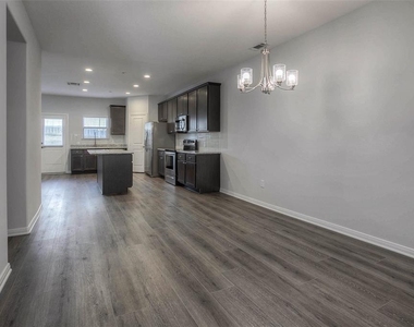 1419 Avenue N - Photo Thumbnail 17