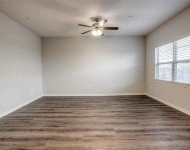 1419 Avenue N - Photo Thumbnail 5