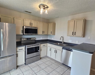 7704 Sign Street - Photo Thumbnail 5