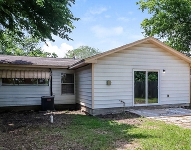 11611 Duane Street - Photo Thumbnail 14